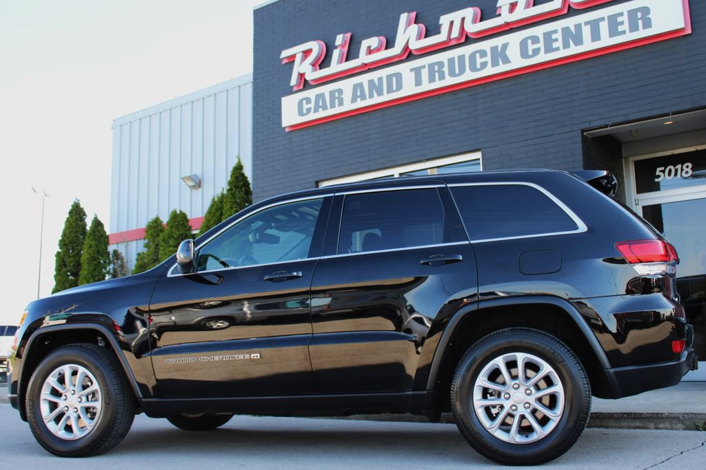 Used 2022 Jeep Grand Cherokee Laredo E AWD/4WD image 18