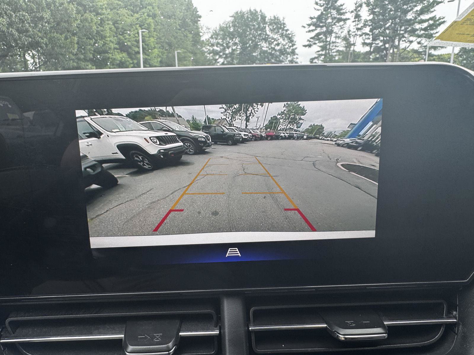 Certified 2024 Chevrolet Trax RS w/ Sunroof Package FWD image 28