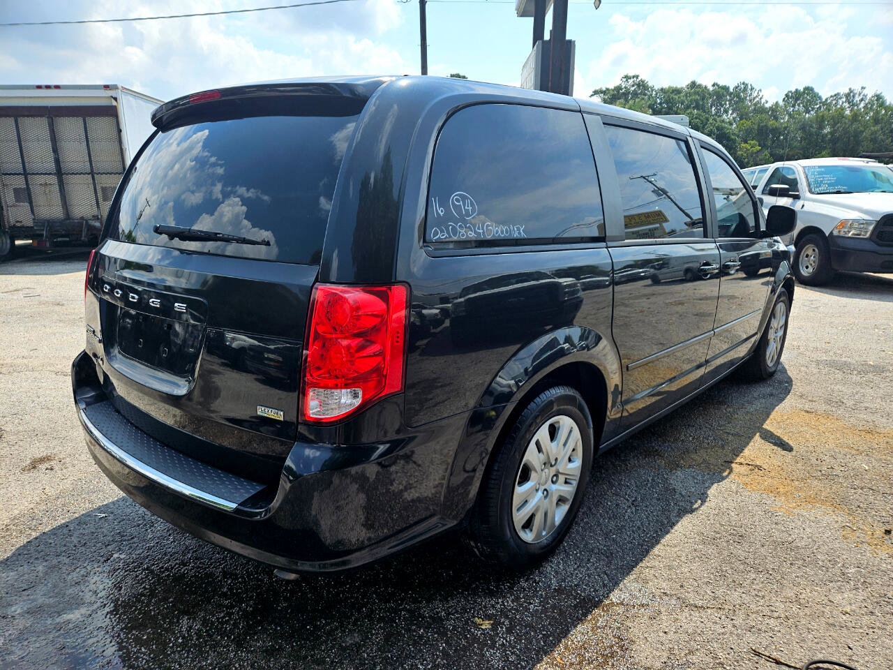 Used 2016 Dodge Grand Caravan SE w/ Quick Order Package 29E SE image 3