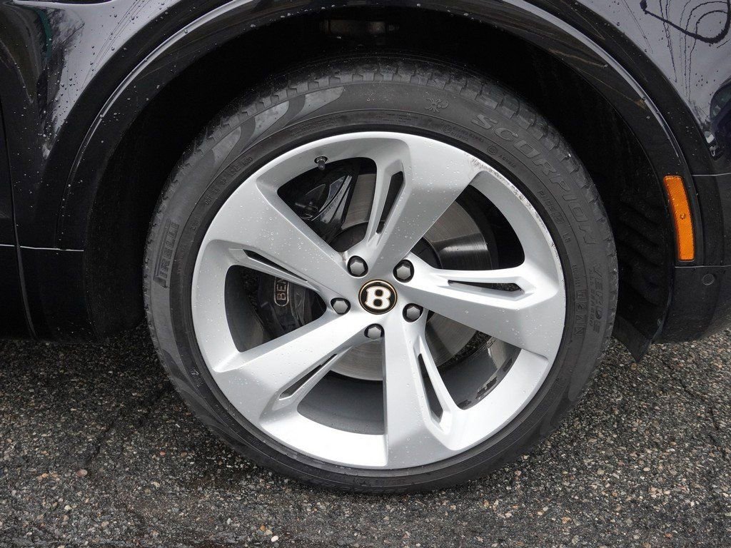 Used 2019 Bentley Bentayga AWD/4WD image 23