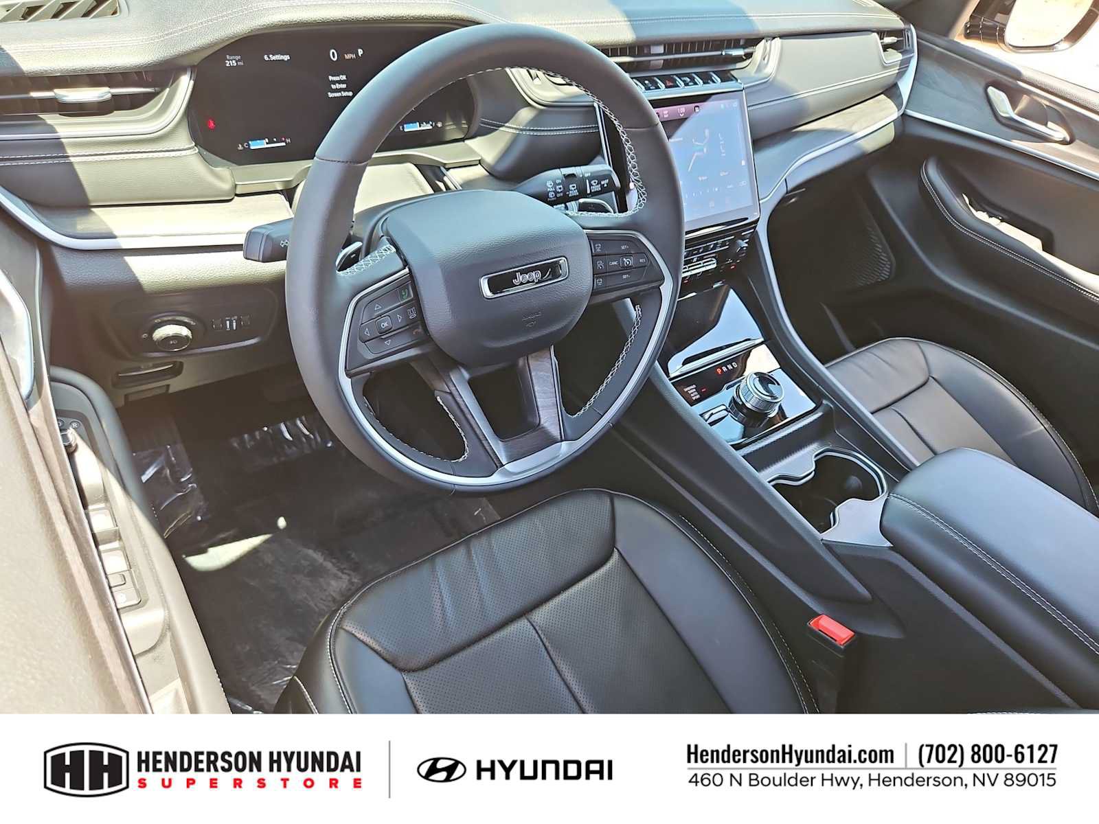 Used 2025 Jeep Grand Cherokee Limited w/ Luxury Tech Group II AWD/4WD image 10