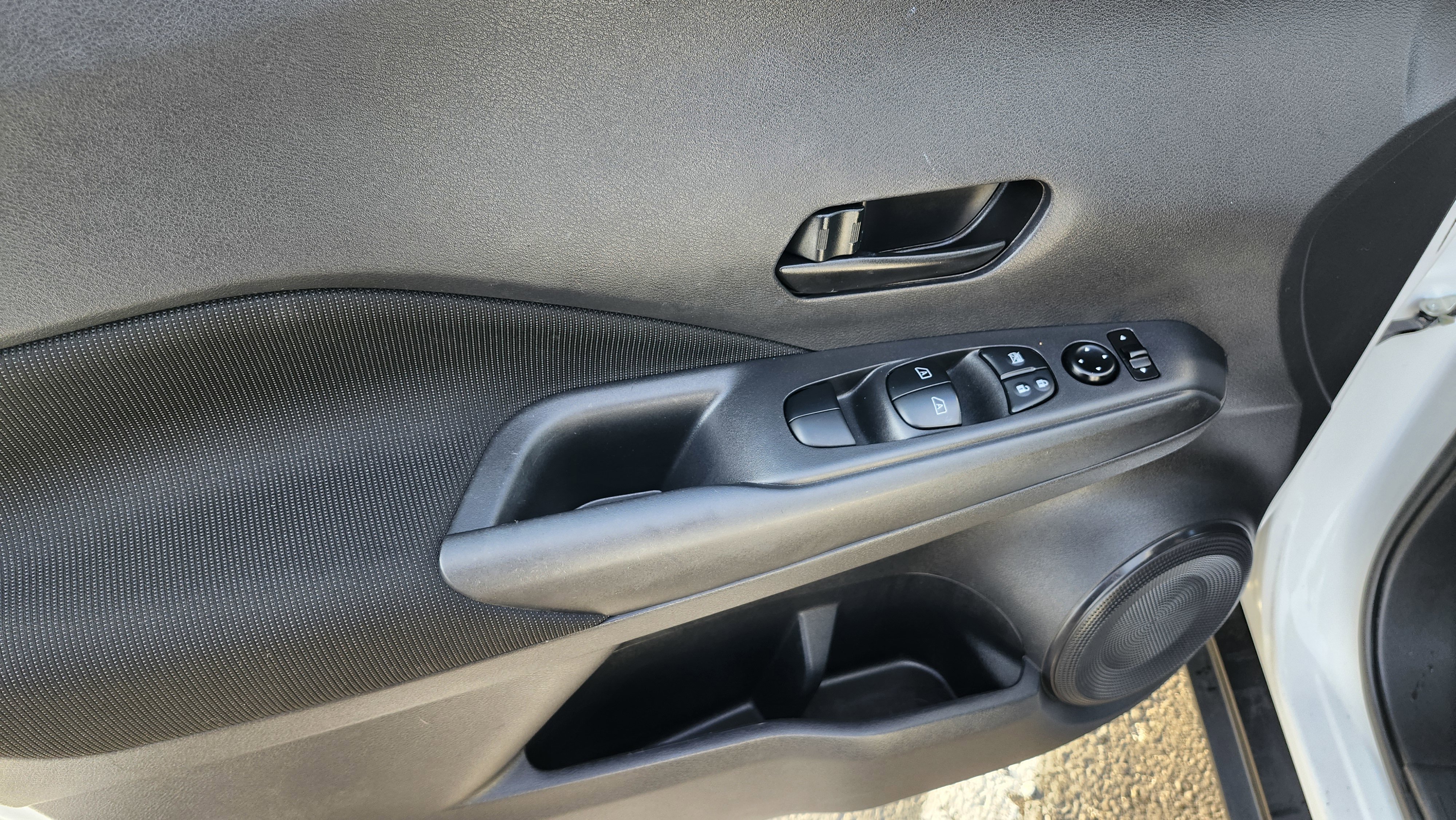 Used 2022 Nissan Kicks S image 23