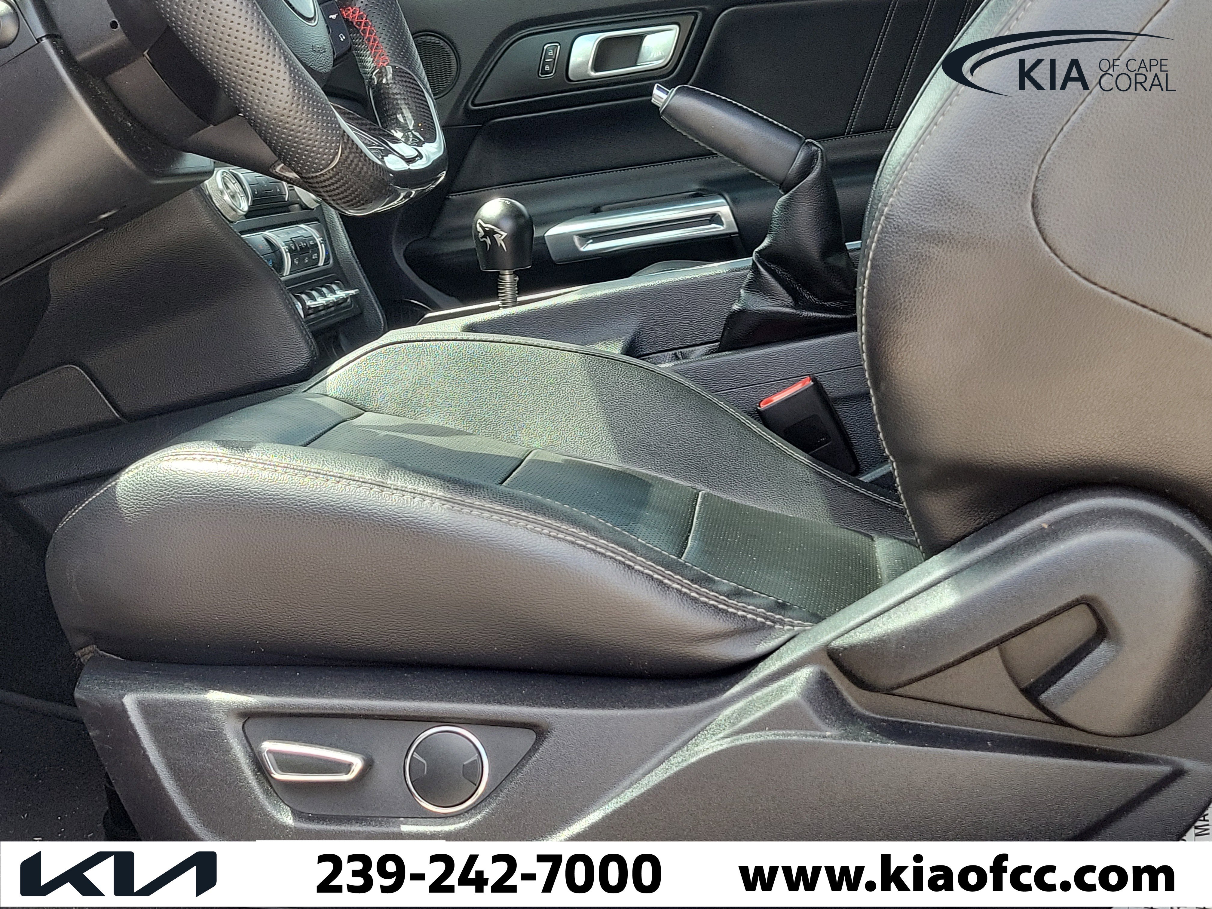 Used 2018 Ford Mustang GT Premium w/ GT Performance Package RWD image 13