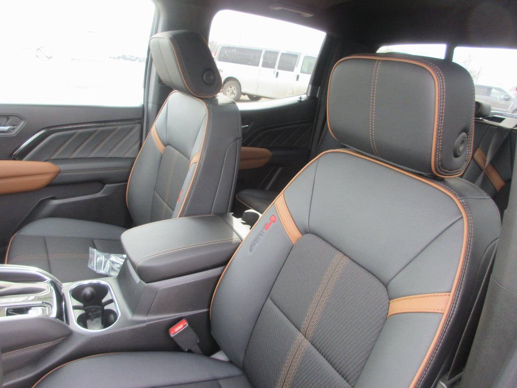 New 2026 GMC Canyon AT4 AWD/4WD image 13