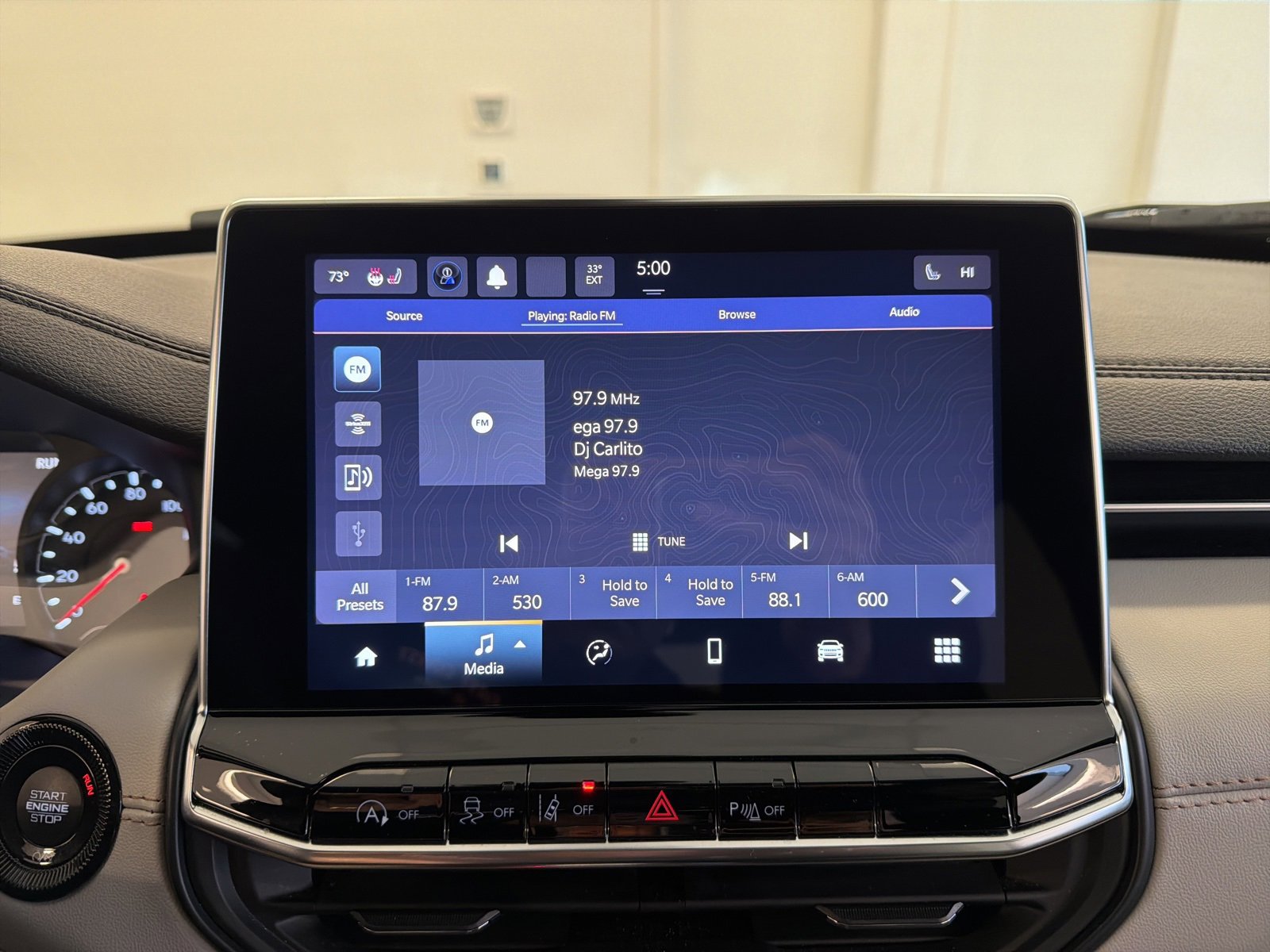 Used 2024 Jeep Compass Limited image 17