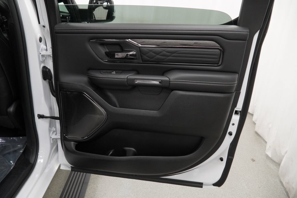 New 2027 RAM 1500 Limited w/ Body Color Bumper Group AWD/4WD image 32