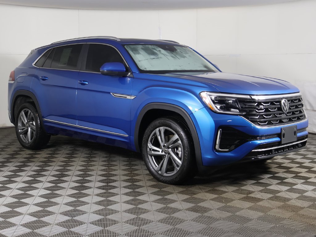 Used 2024 Volkswagen Atlas Cross Sport SEL R-Line image 2