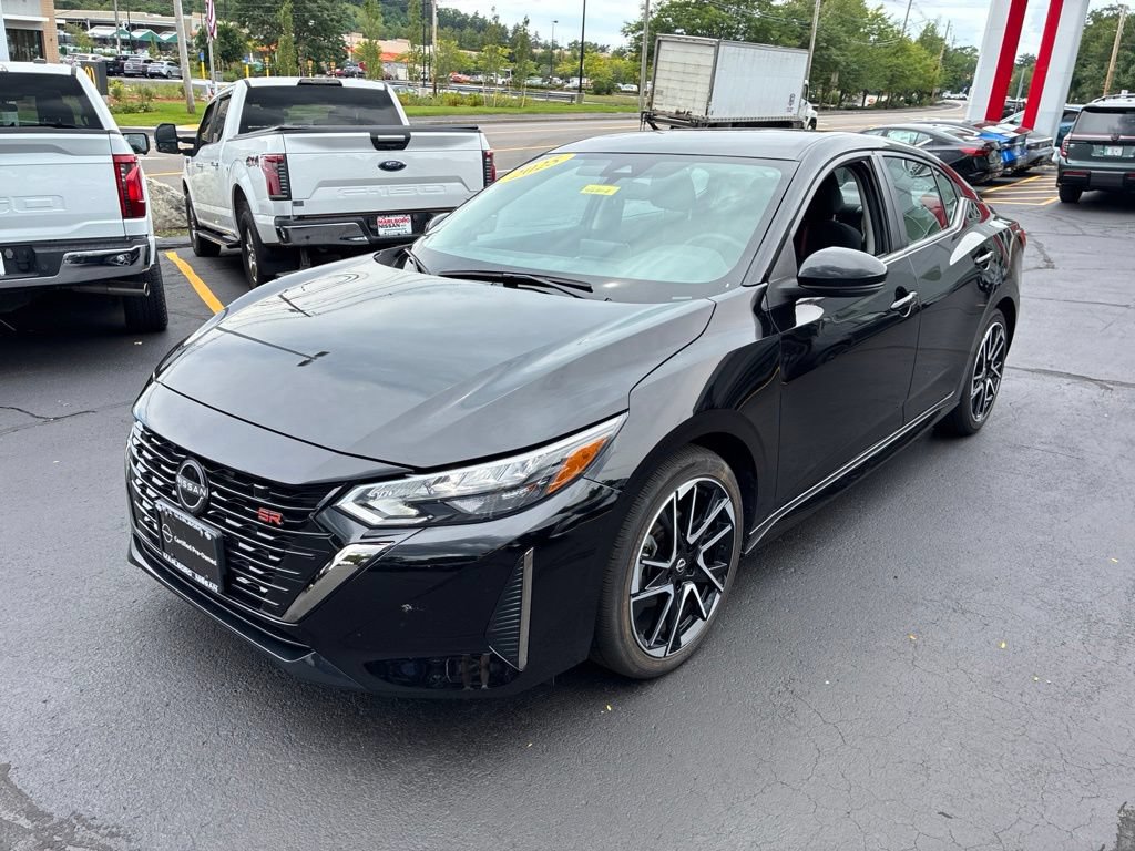 Certified 2025 Nissan Sentra SR FWD image 3