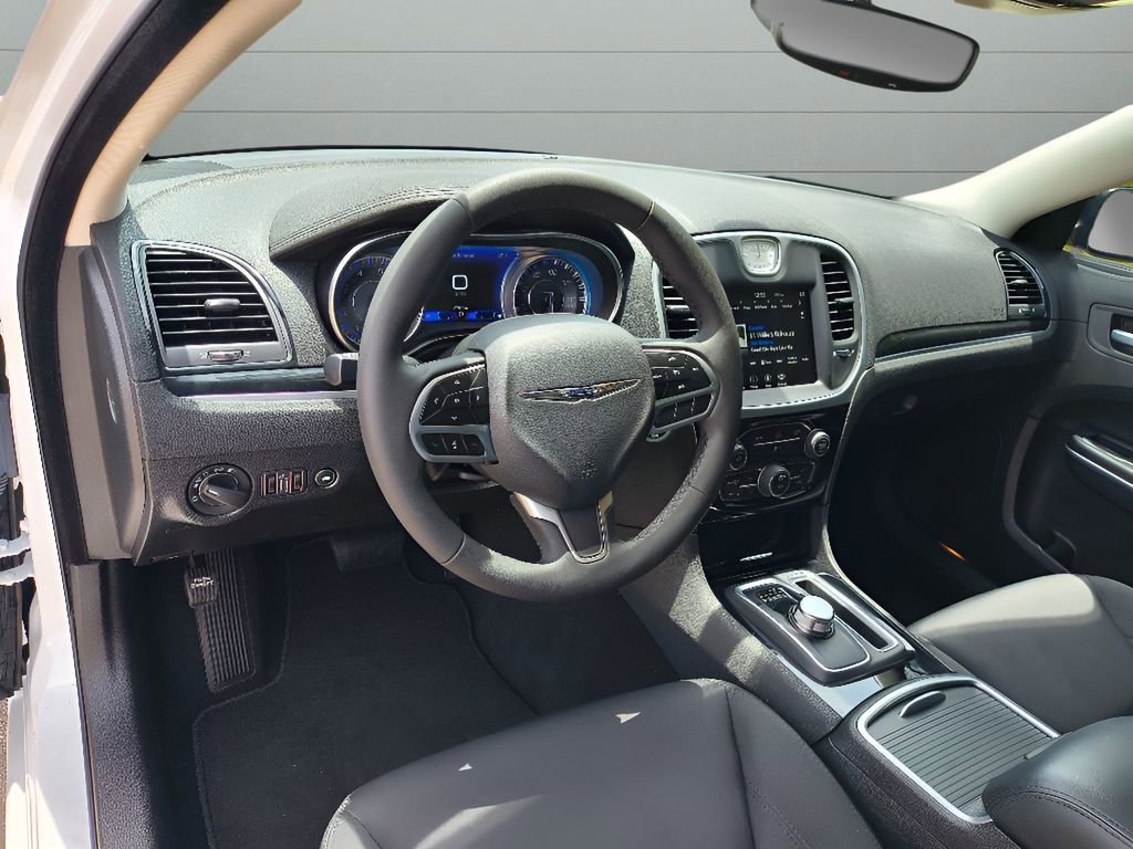 Used 2023 Chrysler 300 Touring w/ Sport Appearance Package image 14