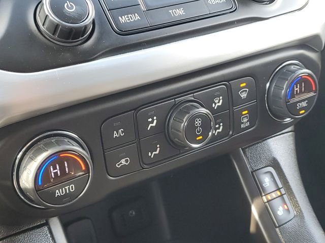 Used 2018 GMC Acadia SLE image 18