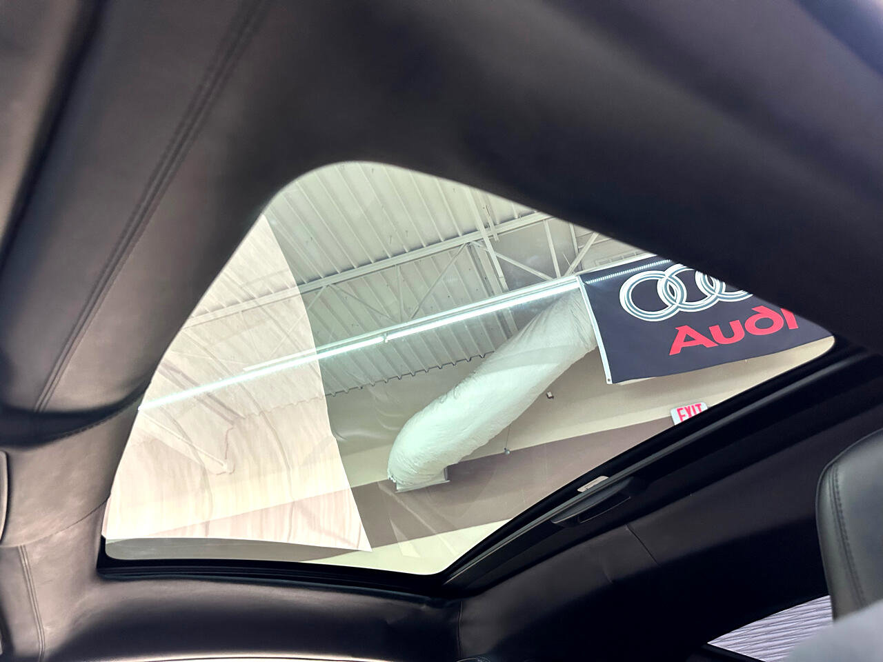 Used 2016 Jaguar F-TYPE R image 29