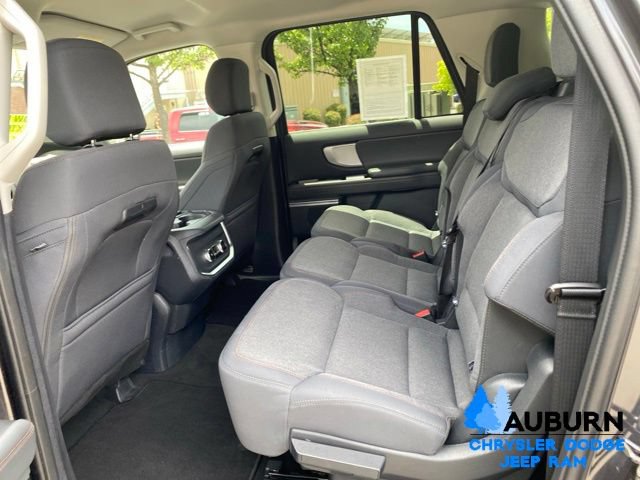 Used 2025 Ford Expedition Max Active AWD/4WD image 32