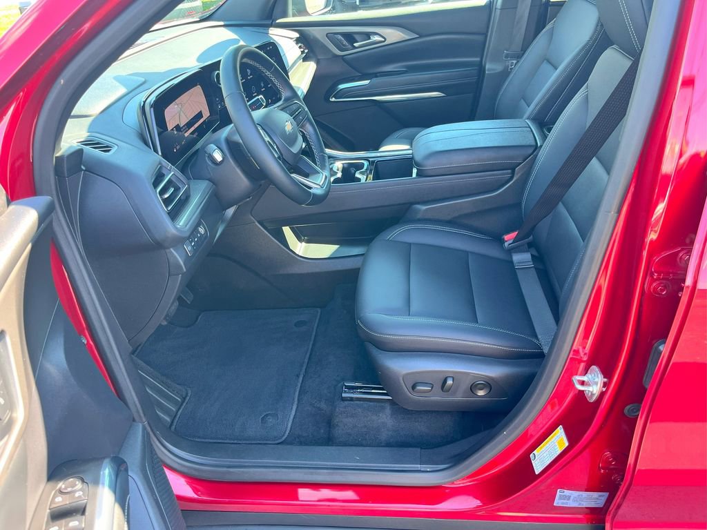 Certified 2025 Chevrolet Traverse LT image 16