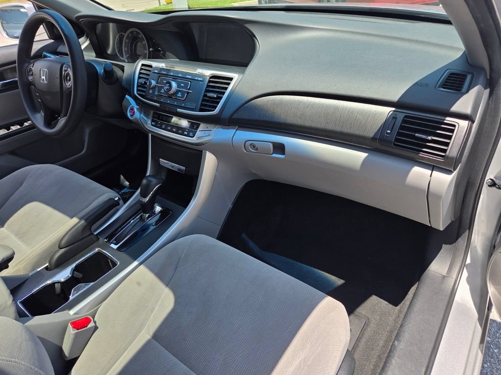 Used 2013 Honda Accord EX image 17