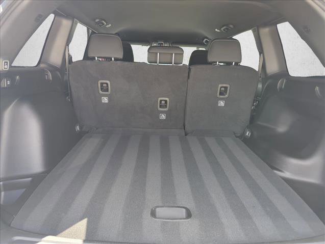 Used 2025 Jeep Grand Cherokee Laredo w/ Luxury Tech Group I RWD image 6