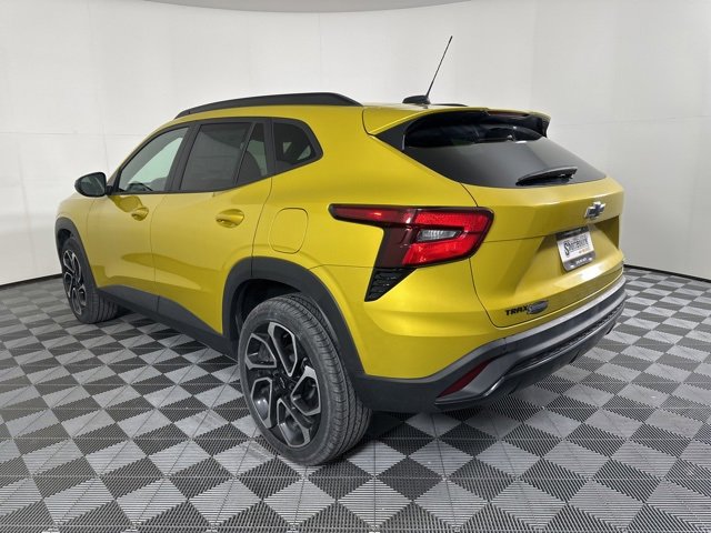 New 2025 Chevrolet Trax RS w/ Sunroof Package image 6