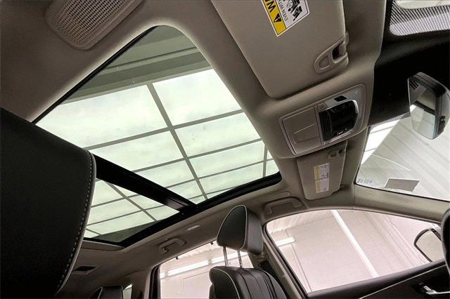 Used 2025 Acura MDX w/ Advance Package image 13