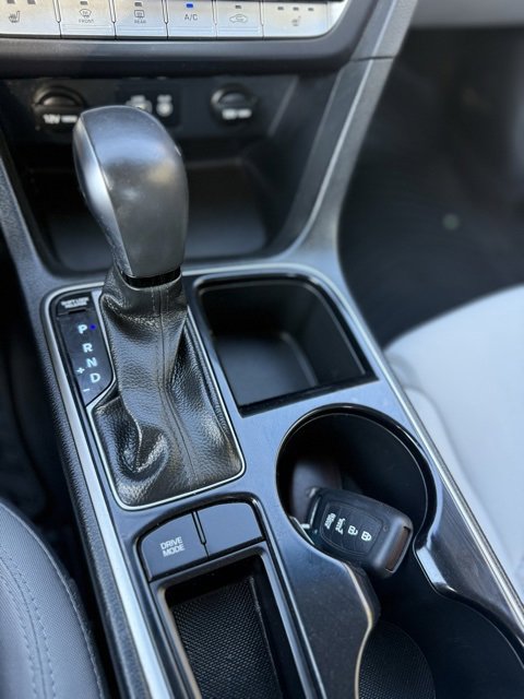 Used 2018 Hyundai Sonata SEL w/ Winter Weather Package image 11