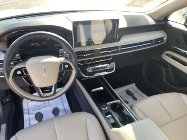 Used 2025 Lincoln Corsair Grand Touring AWD/4WD image 14