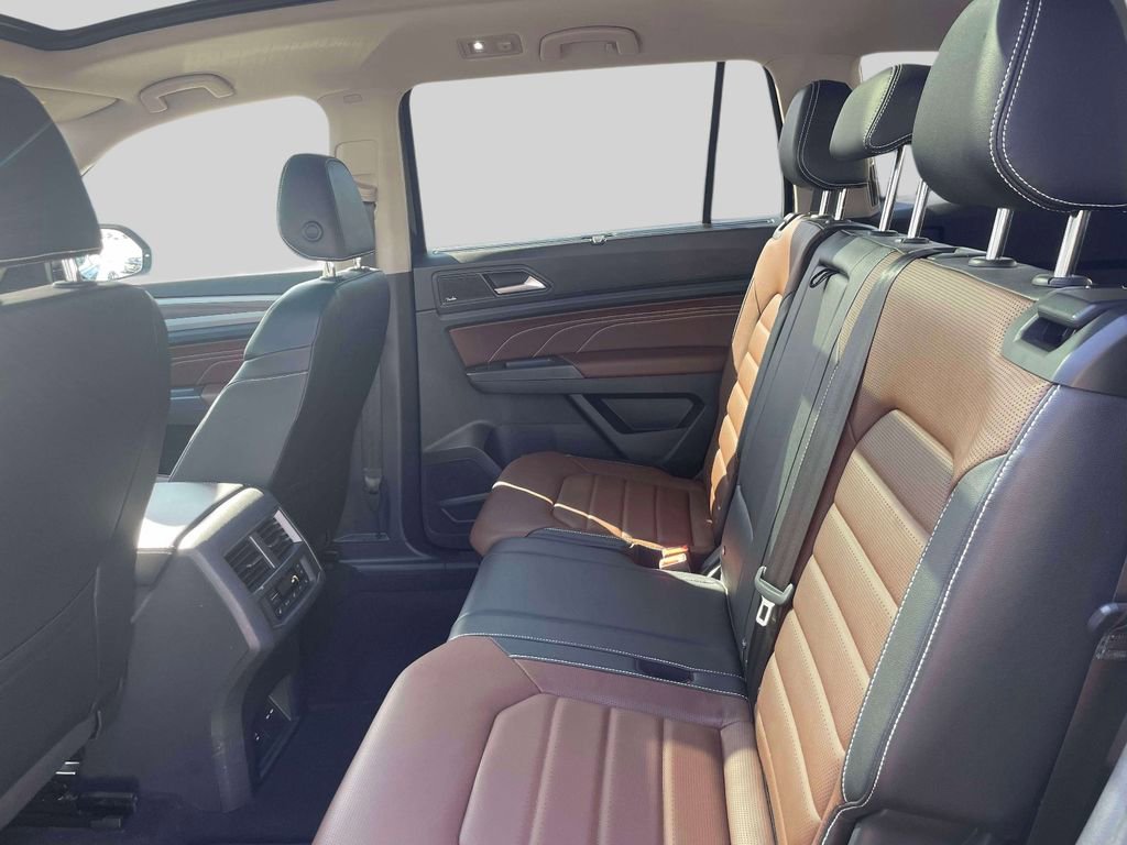 Used 2021 Volkswagen Atlas SEL Premium w/ MDO Package (Bench Seat) image 12