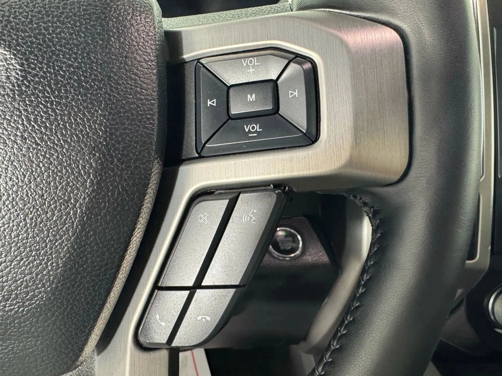 Used 2017 Ford F250 Platinum w/ Platinum Ultimate Package image 16