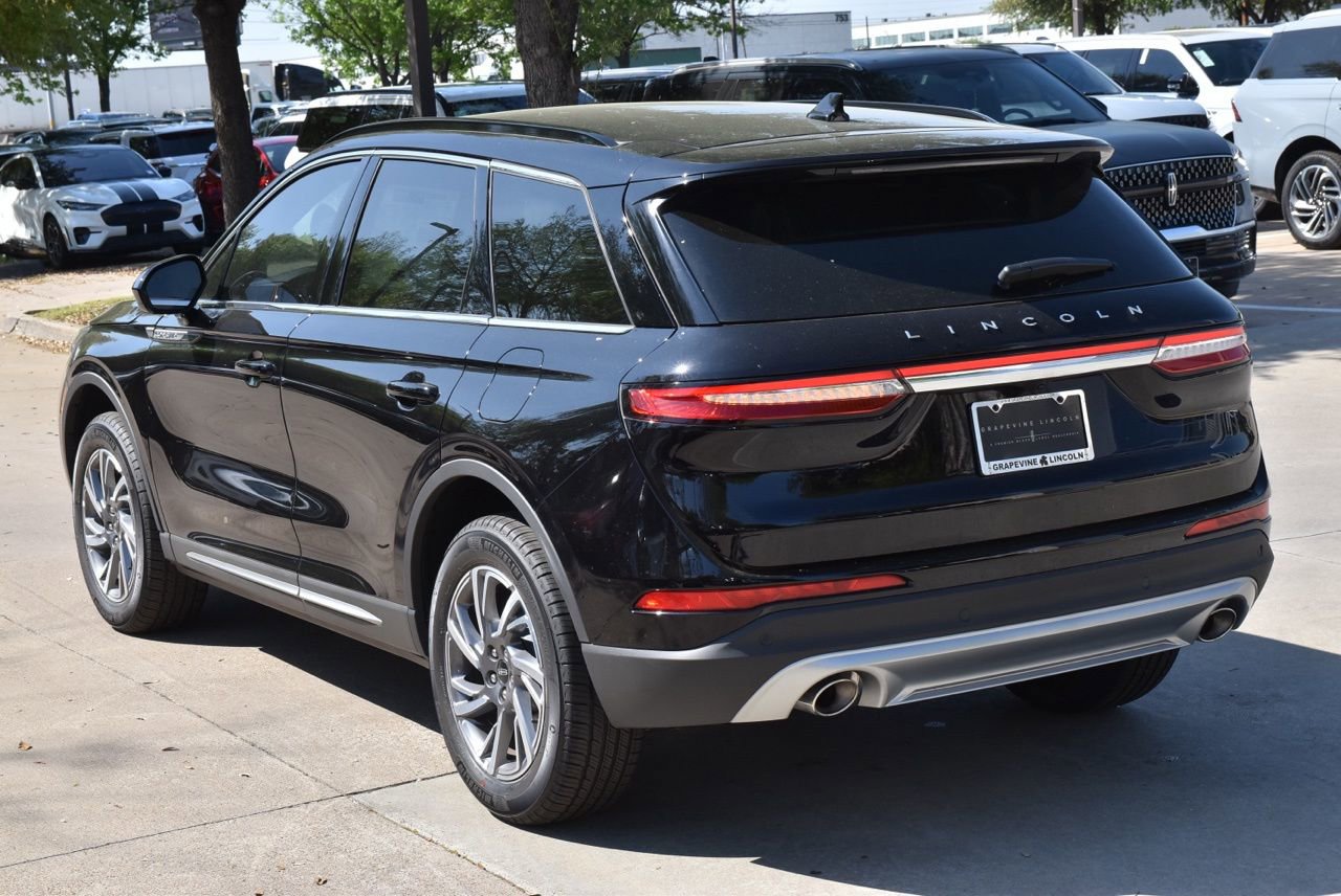 New 2026 Lincoln Corsair Premiere image 9