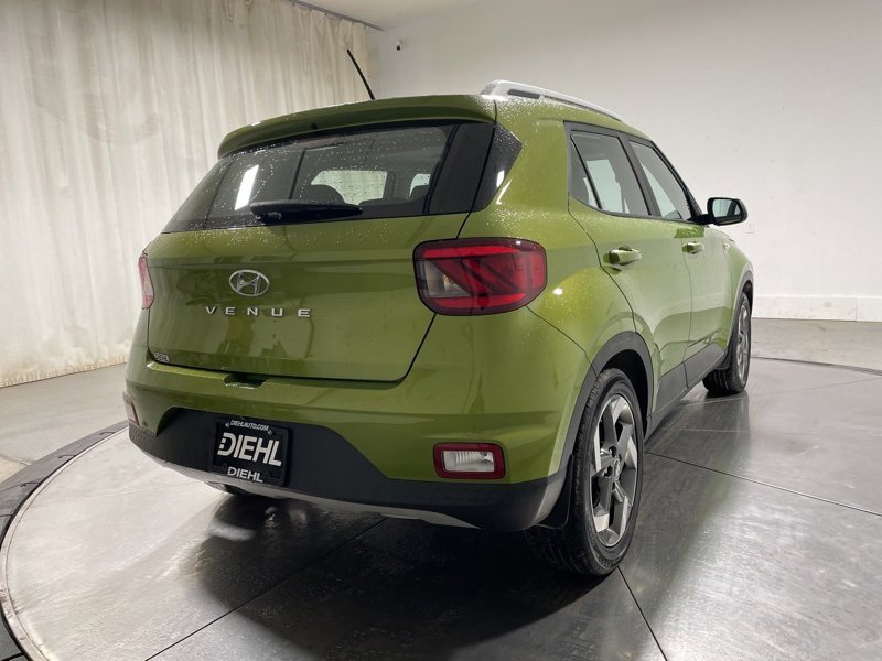 Used 2023 Hyundai Venue SEL image 7