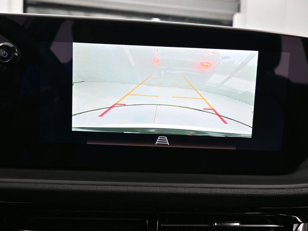 Used 2024 Buick Envista Sport Touring w/ Experience Buick Package image 20