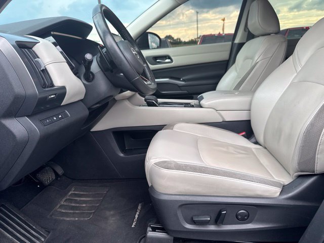 Used 2022 Nissan Pathfinder SL AWD/4WD image 22