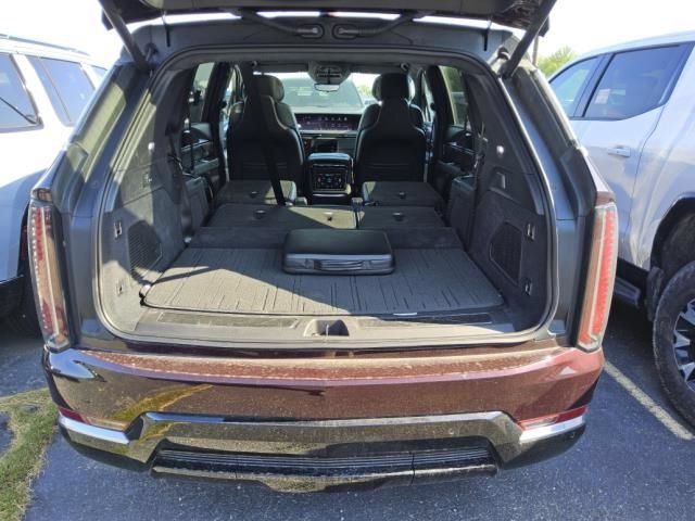 Used 2025 Cadillac Escalade IQ Luxury 2 w/ LPO, Premium Carpet Package AWD/4WD image 10