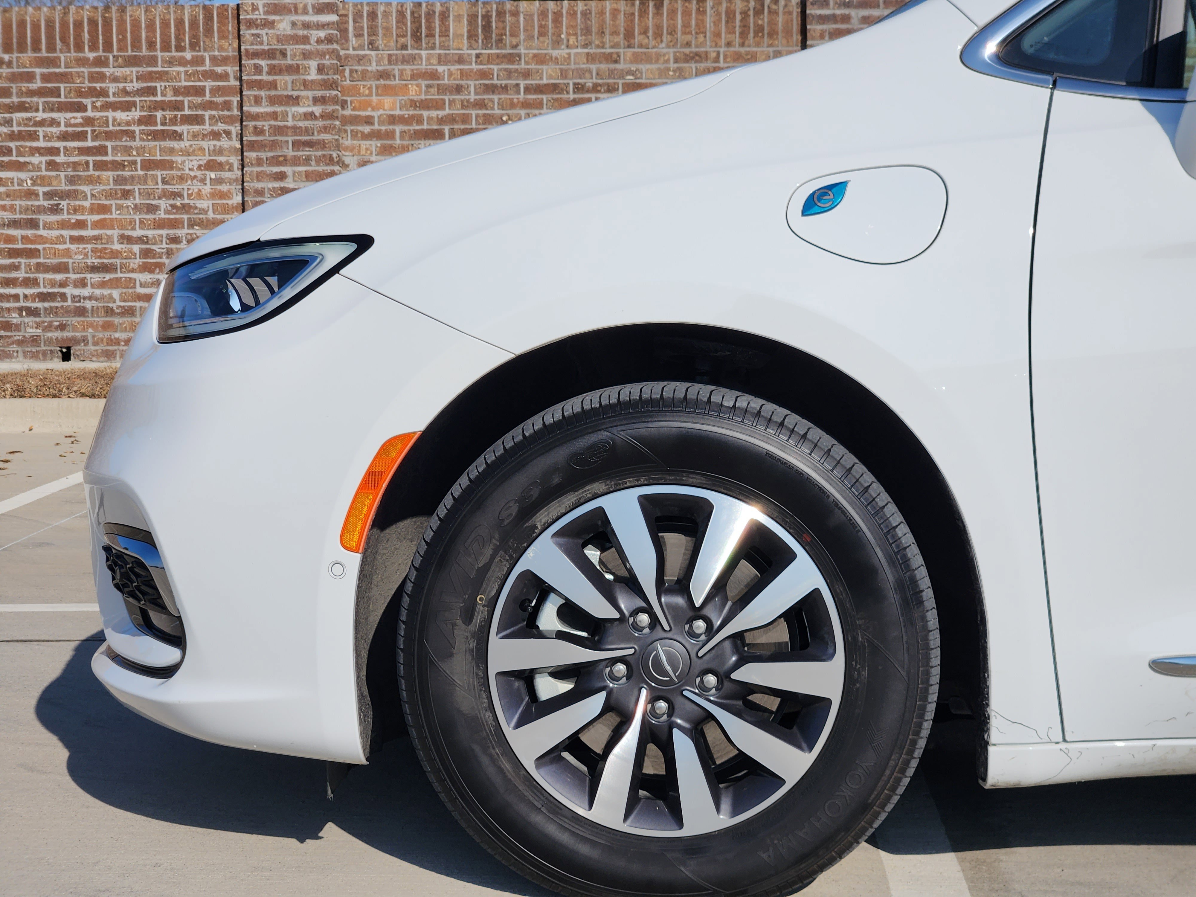 Used 2022 Chrysler Pacifica Limited image 10