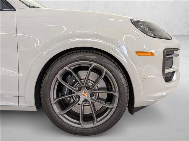 Used 2025 Porsche Cayenne GTS image 11