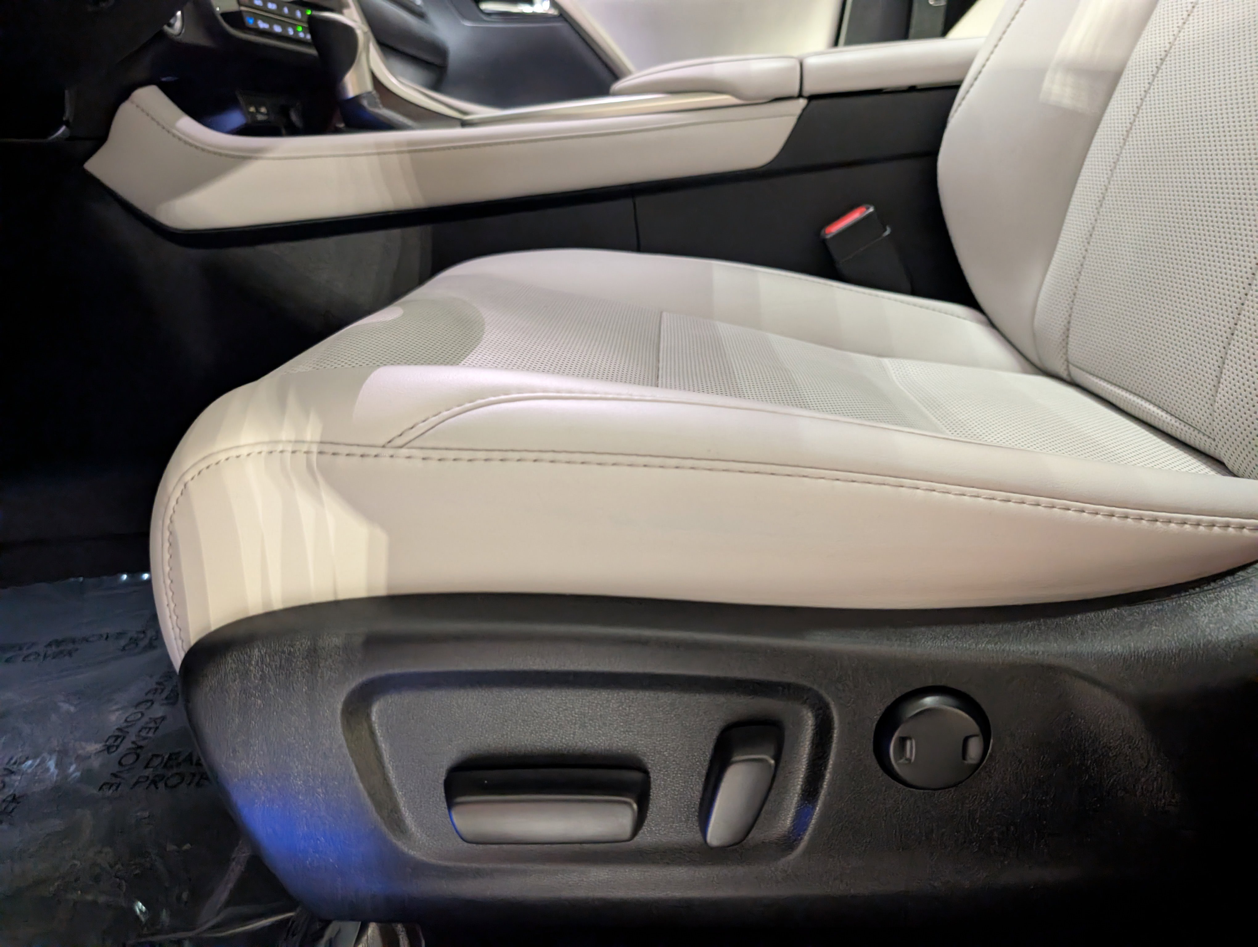 Used 2020 Lexus RX 450h AWD w/ Premium Package image 28