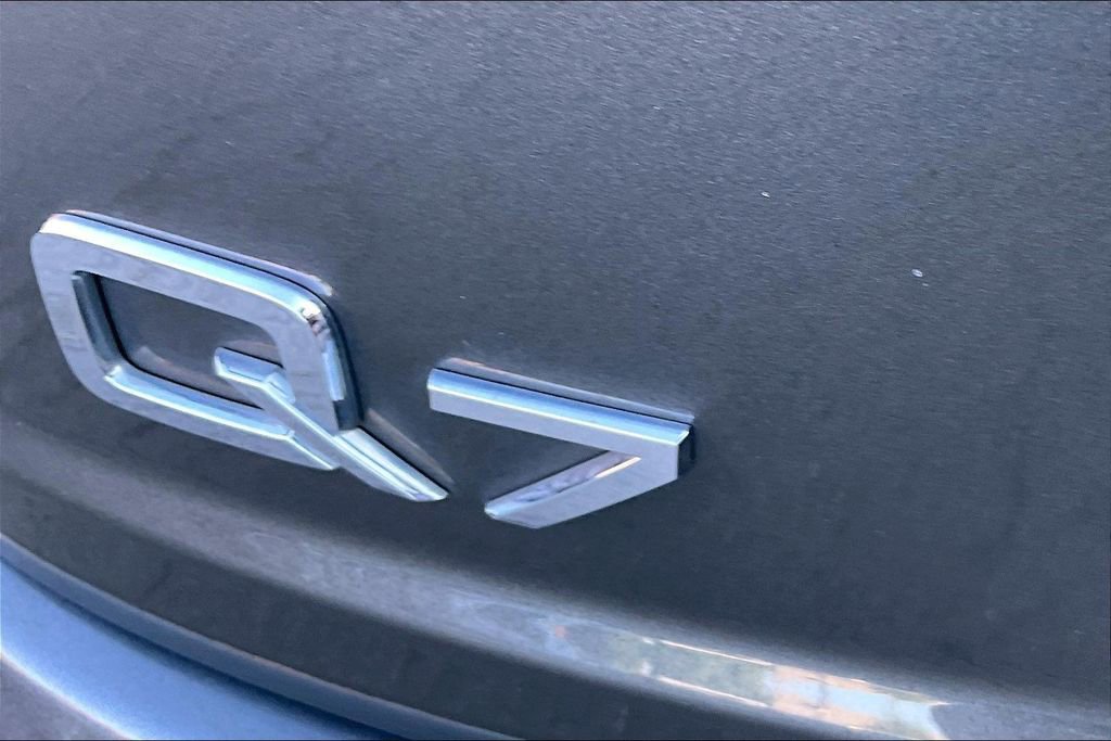 Used 2019 Audi Q7 3.0T Prestige w/ Prestige Package AWD/4WD image 24