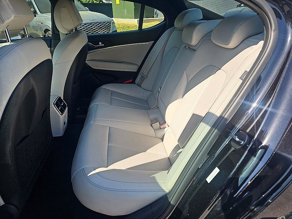 Used 2025 Genesis G70 2.5T RWD image 29