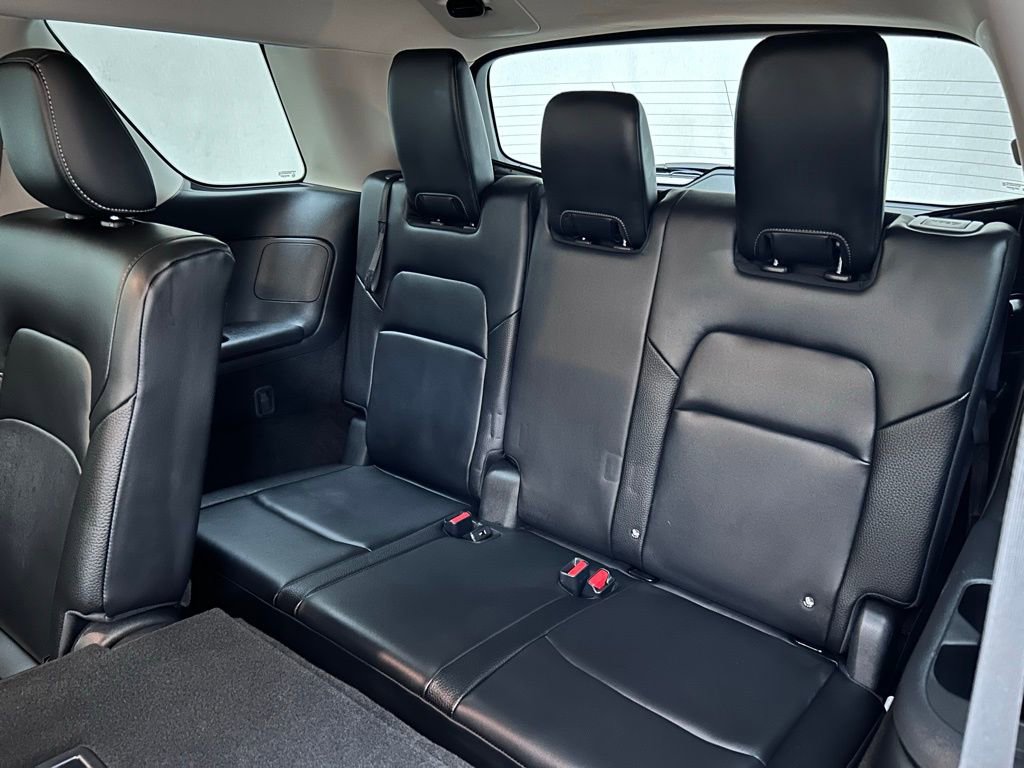 Used 2025 Nissan Pathfinder SL w/ Black Appearance Package image 15