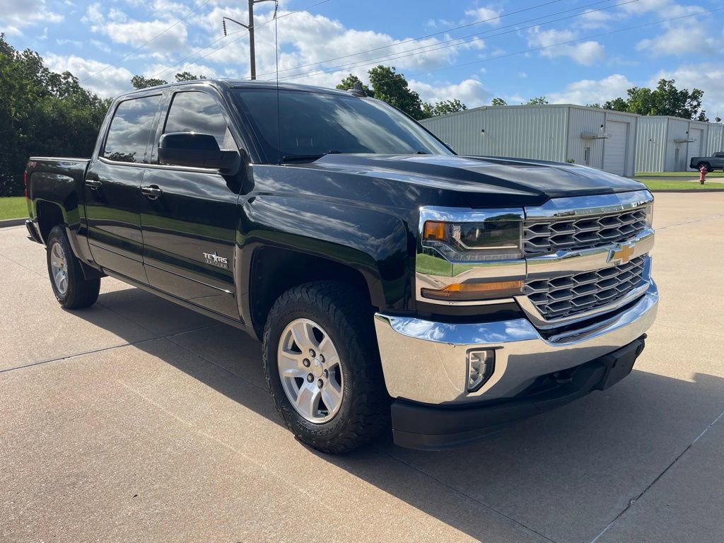 Used 2018 Chevrolet Silverado 1500 LT w/ Texas Edition AWD/4WD image 6
