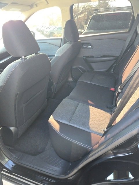 Used 2022 Nissan Rogue SV image 23