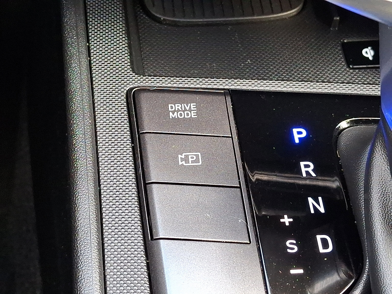 Certified 2025 Hyundai Elantra Sport image 24