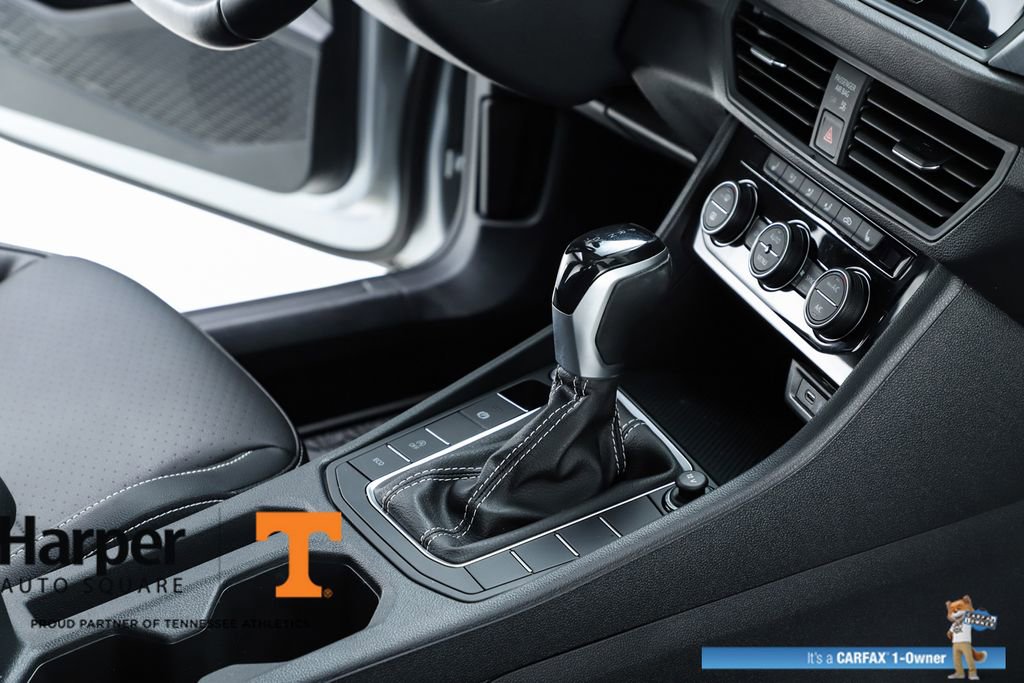 Used 2023 Volkswagen Jetta SE w/ Panoramic Sunroof Package image 70