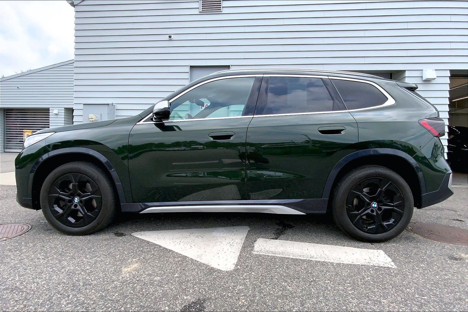 Used 2023 BMW X1 xDrive28i w/ Premium Package AWD/4WD image 2