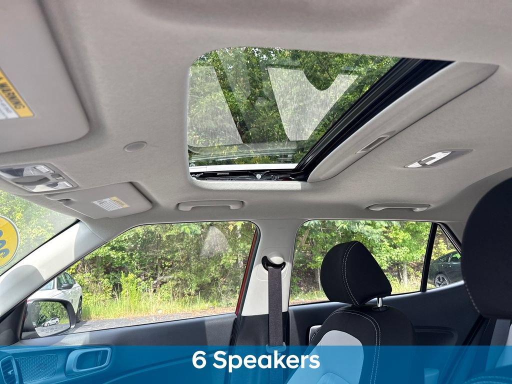 Used 2025 Hyundai Venue SEL FWD image 24