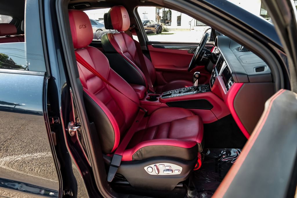 Used 2021 Porsche Macan GTS image 34