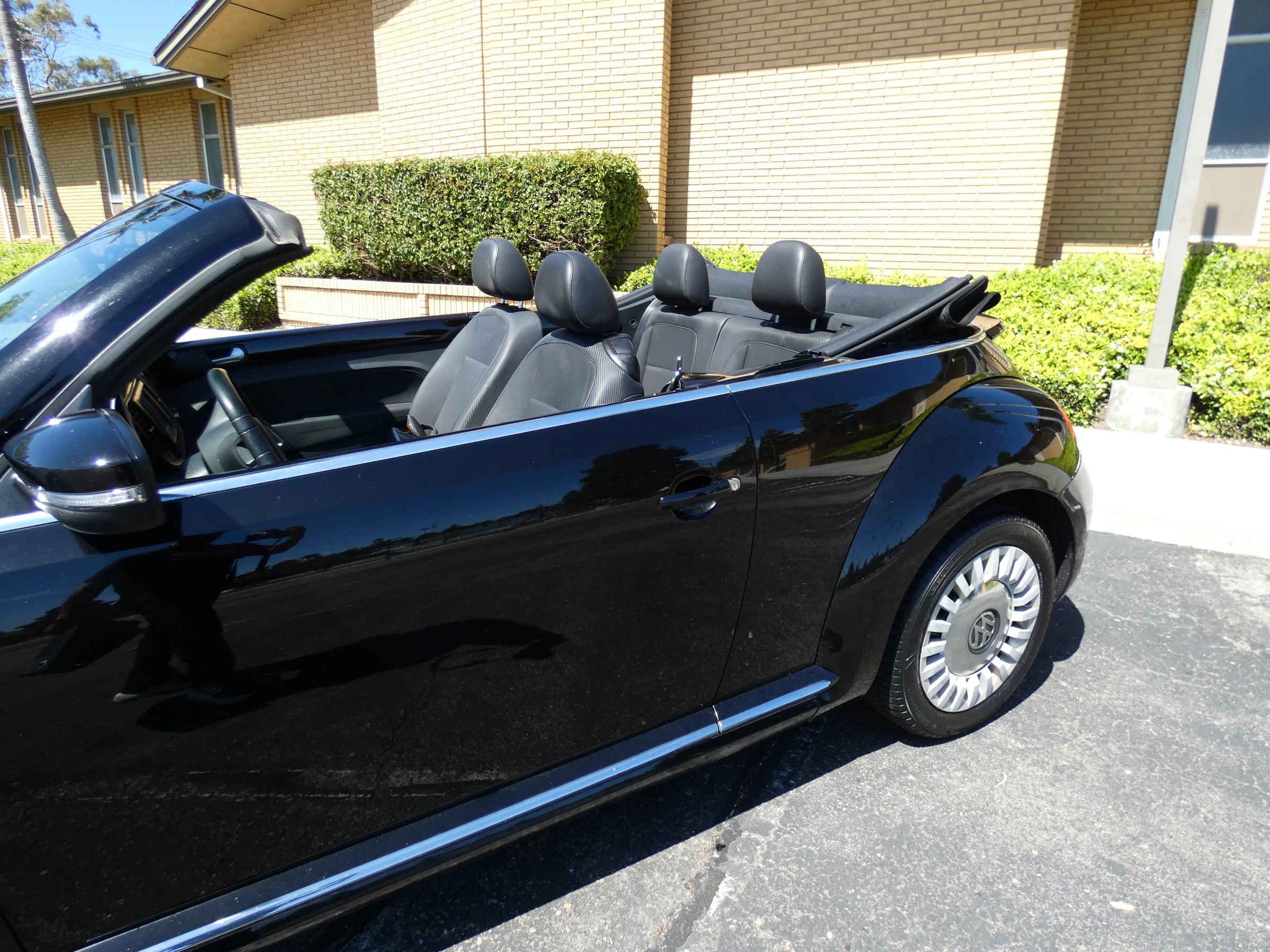 Used 2014 Volkswagen Beetle 2.5 image 12