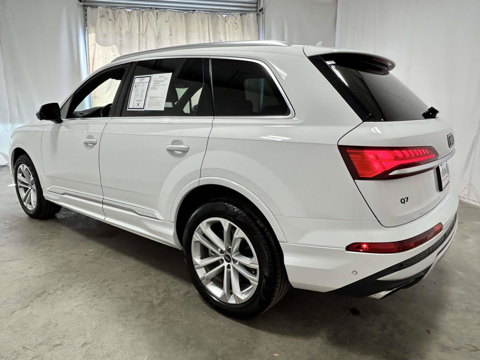 Used 2025 Audi Q7 3.0T Premium Plus AWD/4WD image 4