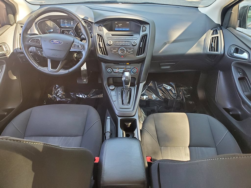 Used 2015 Ford Focus SE w/ SE Cold Weather Package FWD image 14