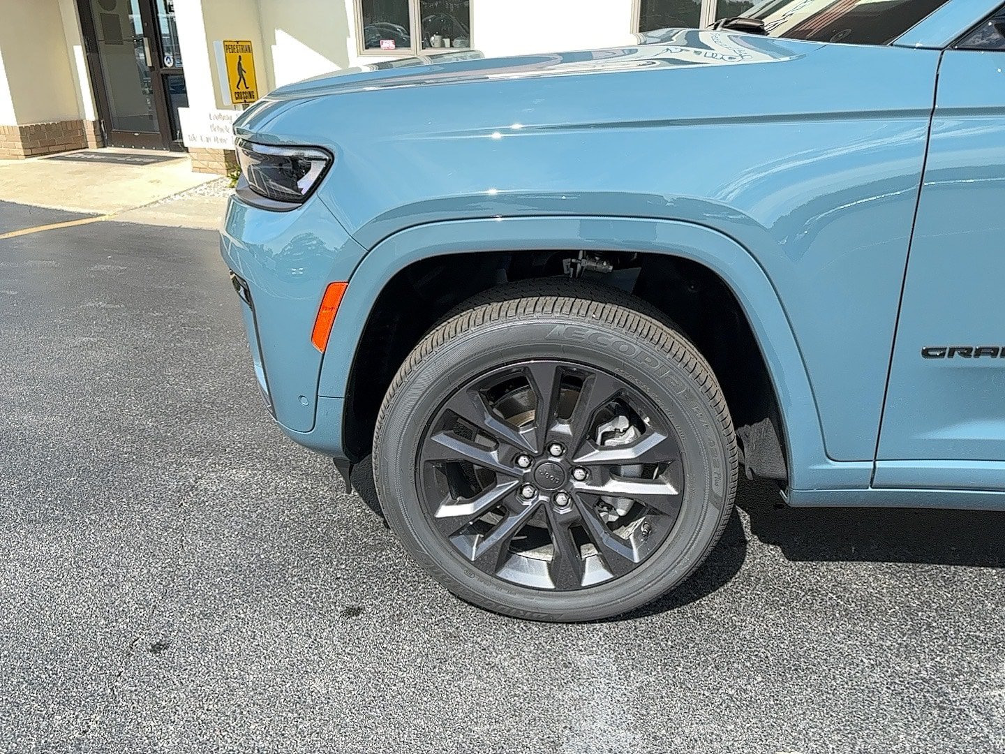New 2026 Jeep Grand Cherokee L Limited AWD/4WD image 2