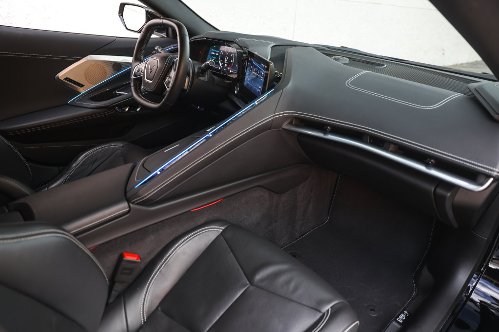 Used 2025 Chevrolet Corvette Stingray Preferred Cpe RWD image 22