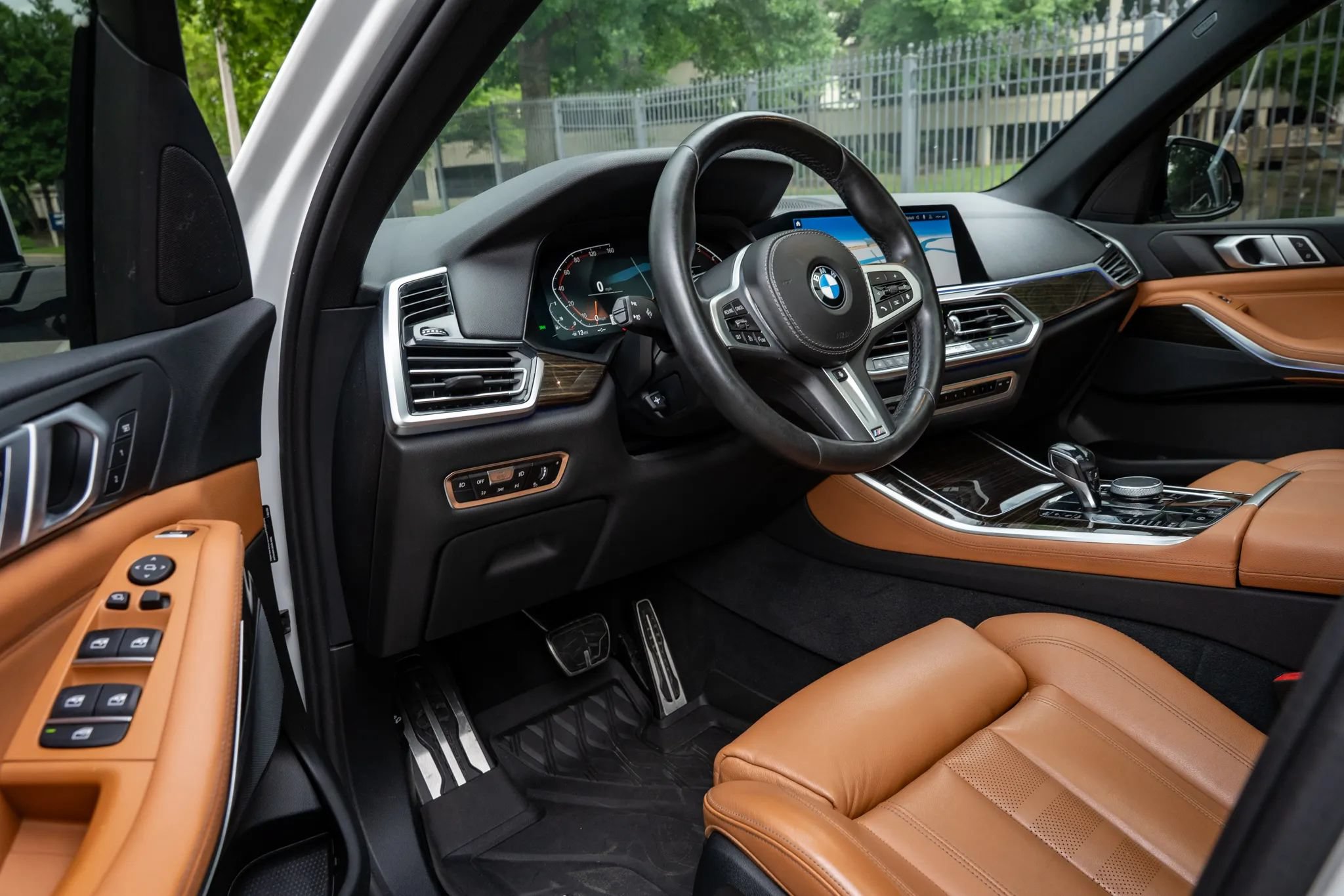 Used 2019 BMW X5 xDrive40i w/ M Sport Package AWD/4WD image 10