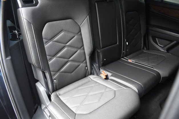 Used 2025 Volkswagen Atlas SE AWD/4WD image 28